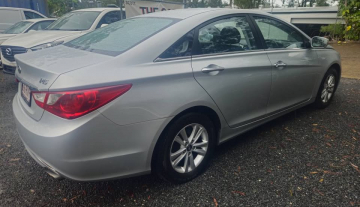 2011 Hyundai i45 active luxurious auto sedan 5.jpg